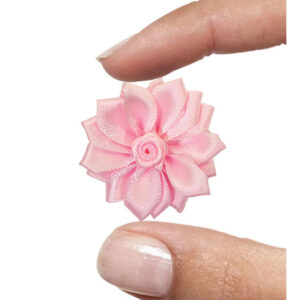 fiore mm. 35 con petali raso e rosellina centrale - col. Rosa