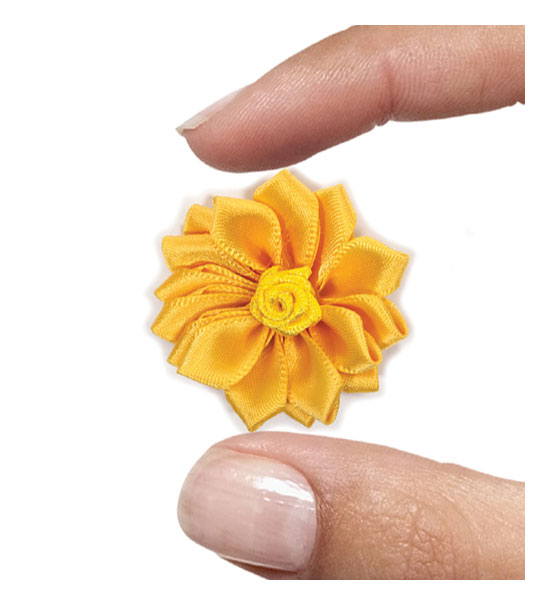 fiore mm. 35 con petali raso e rosellina centrale - col. Giallo